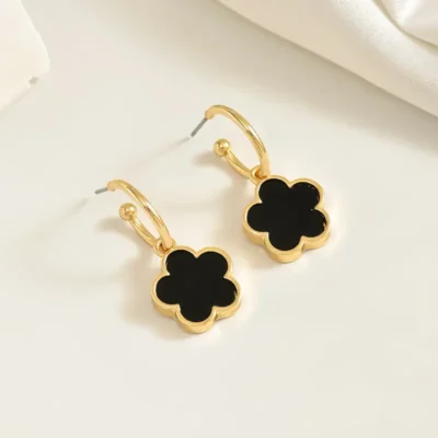Aretes trebol negro
