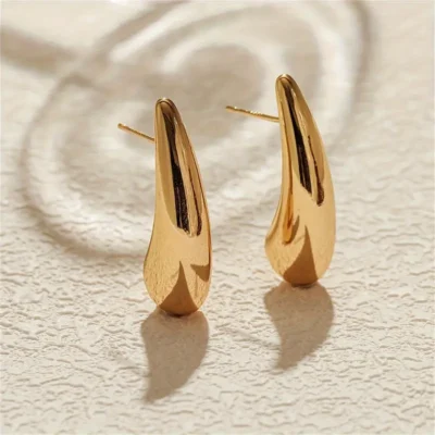 Aretes minimalistas dorados